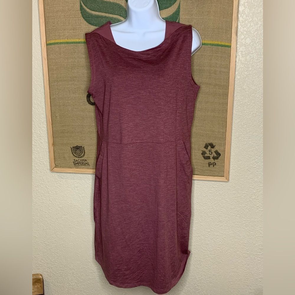 Columbia Pink sleeveless tunic Activewear with pockets
